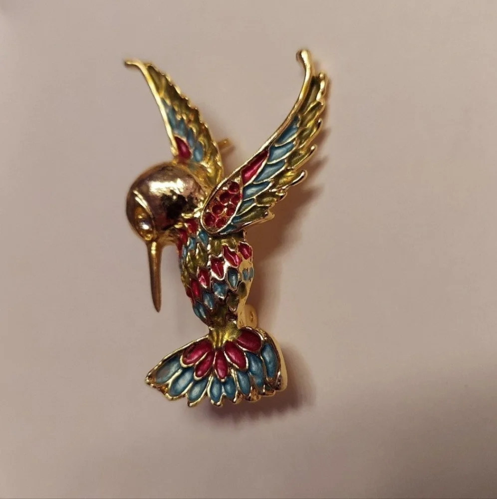 NWOT 1980s Hummingbird Brooch Pin Gold Tone Red & Sea Blue Enamel Pin